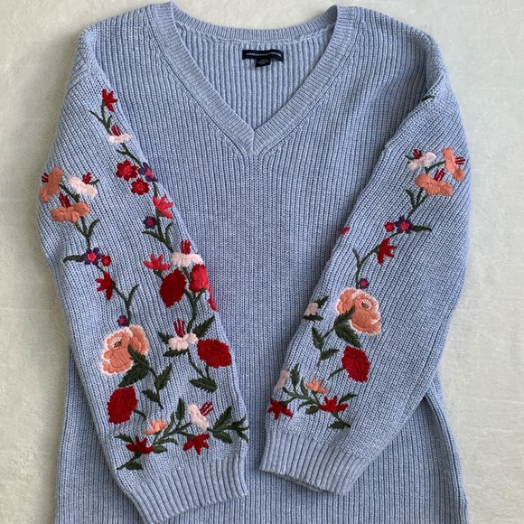 American Eagle Outfitters Sweaters - American Eagle Floral Embroidered Sweater